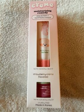 Crème Moisturizing Remedy Strawberry Crème Lip Balm - Pink